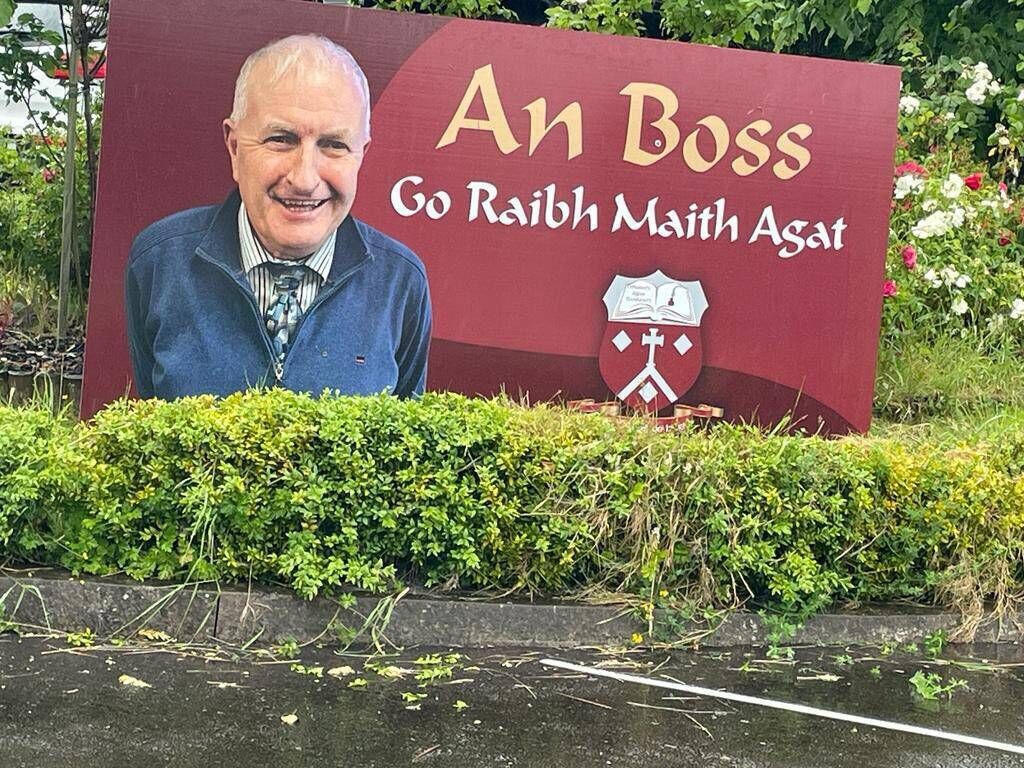 Principal of Gaelscoil de hÍde Sean Mac Gearailt received a huge send off on the last day of the school year after serving 38 years as principal. Principal of Gaelscoil de hÍde Sean Mac Gearailt received a huge send off on the last day of the school year after serving 38 years as principal.