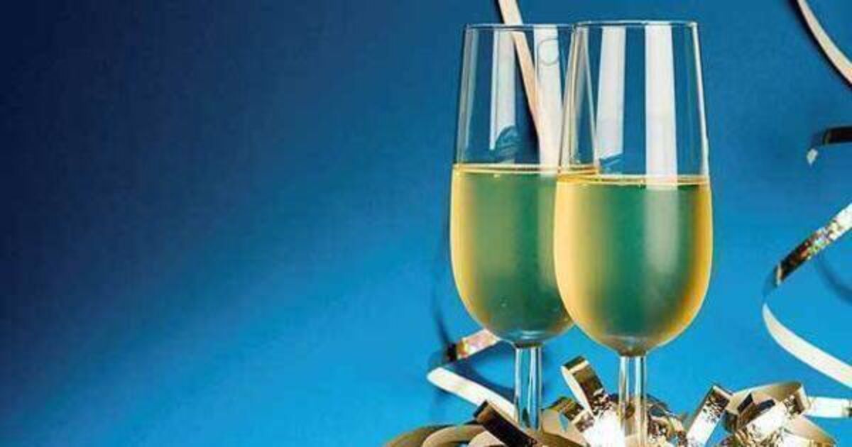 Sun shines on Cork lotto winner as they collect €500k winnings - Vimarsana News