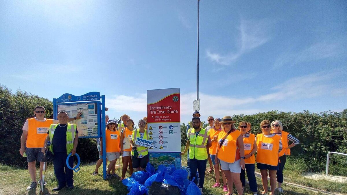 Volunteers clear over 30kg of litter from a West Cork beach
