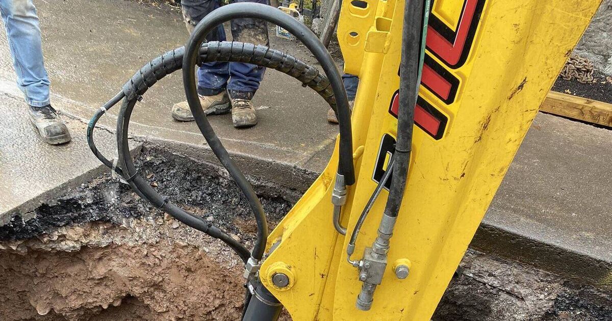 Emergency works on busy Cork road continue as council crews work to remove concrete sewer blockage - Vimarsana News