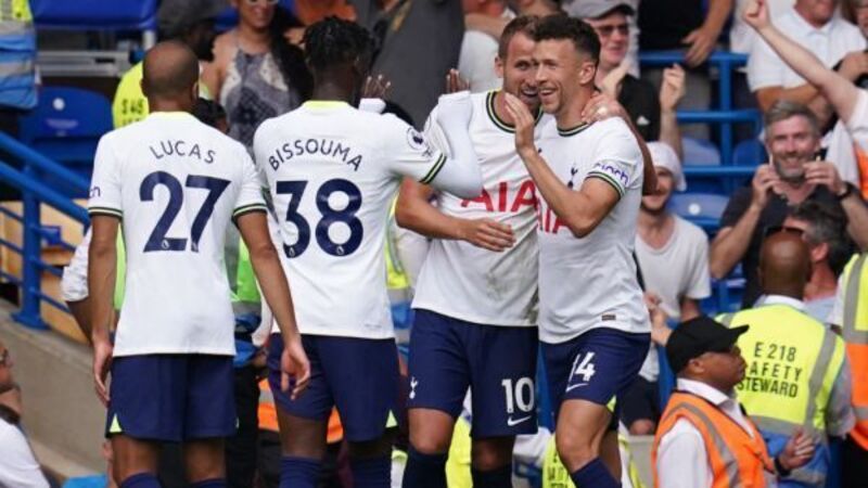 Stoppage-time header from Harry Kane earns Tottenham point at Chelsea