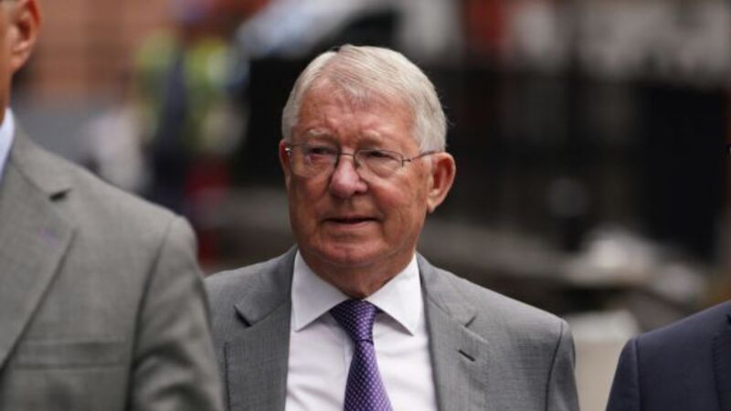 Manchester United’s Sir Alex Ferguson in court to defend Ryan Giggs Manchester United’s Sir Alex Ferguson in court to defend Ryan Giggs