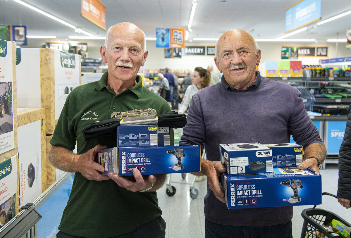 Willie O'Regan and Mick Harrington from Clonakilty Pictured at ALDI’s newly opened store in Clonakilty, Co. Cork. Photography By Gerard McCarthy.