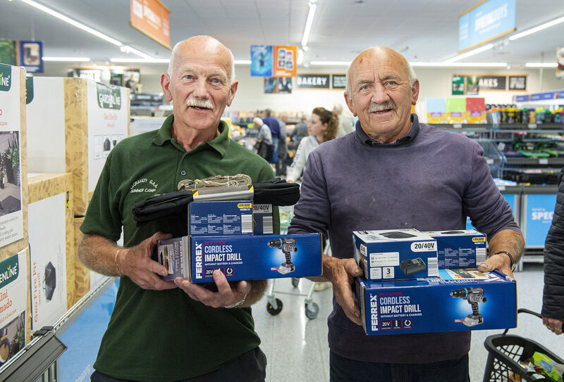 Willie O'Regan and Mick Harrington from Clonakilty Pictured at ALDI’s newly opened store in Clonakilty, Co. Cork. Photography By Gerard McCarthy. Willie O'Regan and Mick Harrington from Clonakilty Pictured at ALDI’s newly opened store in Clonakilty, Co. Cork. Photography By Gerard McCarthy.