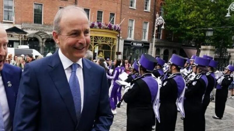 Taoiseach greets US marching band ahead of American football clash in Dublin Taoiseach greets US marching band ahead of American football clash in Dublin