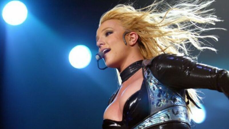 Britney Spears celebrates initial success of comeback single from the bath Britney Spears celebrates initial success of comeback single from the bath