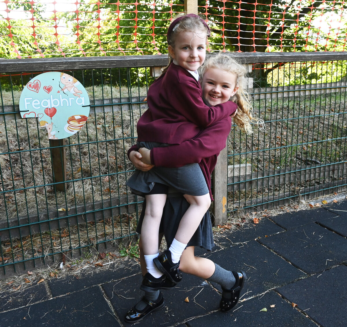 Junior infants Ebhlin Ni Cheallaigh and Searla Ni Fllionn on the first days back at school at Gaelscoil Pheig Sayers, Cork Picture; Eddie O'Hare