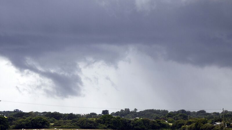 Countrywide status yellow rain warning issued; weather 'may cause disruption' Countrywide status yellow rain warning issued; weather 'may cause disruption'