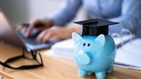 5 things teens need to know about managing their money at college