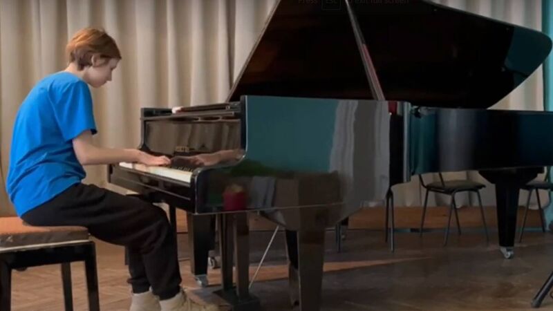 Ukrainian girl, 15, needs place to live to fulfill musical dream in Cork