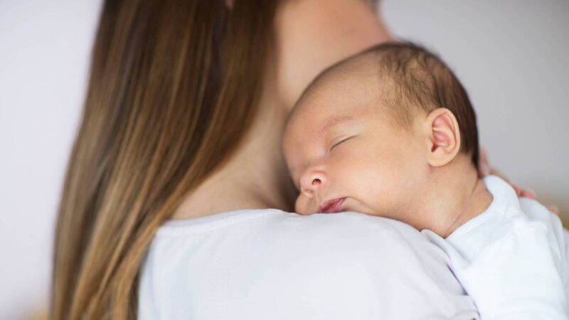 Visiting a new mum? Here's some advice on when to go, what to bring and how long to stay... Visiting a new mum? Here's some advice on when to go, what to bring and how long to stay...