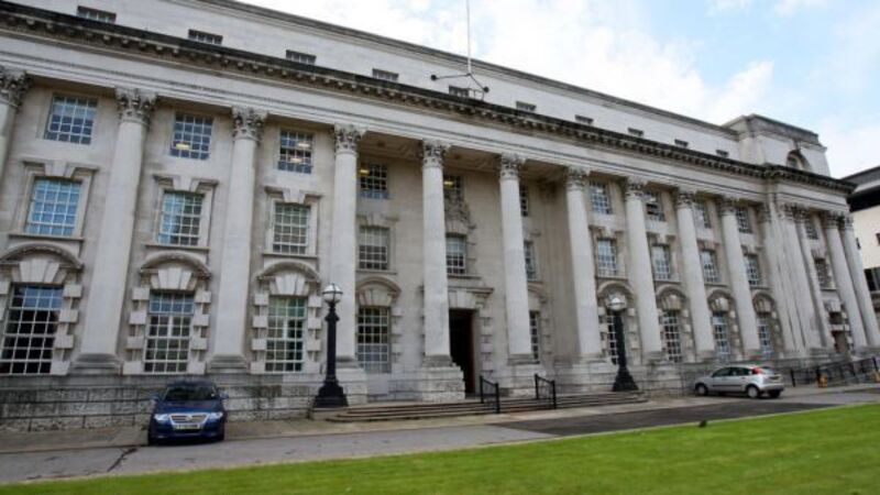 Family of man shot dead by loyalists settle civil case against PSNI Family of man shot dead by loyalists settle civil case against PSNI