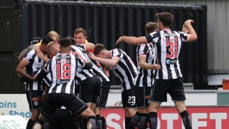 St Mirren stun champions Celtic with shock victory over league leaders