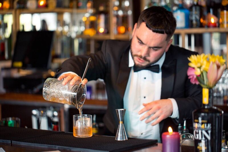 Cian Daly demonstates how to make an old fashioned Cocktail at Electric, South Mall Cork. Pic: Shaunagh O'Connell Cian Daly demonstates how to make an old fashioned Cocktail at Electric, South Mall Cork. Pic: Shaunagh O'Connell