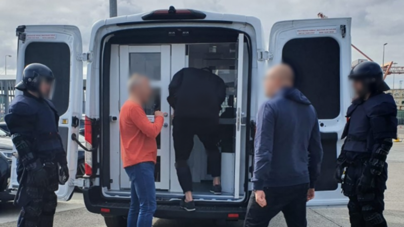 Fugitive 'with strong links to organised crime' extradited to Lithuania Fugitive 'with strong links to organised crime' extradited to Lithuania
