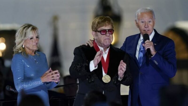 Elton John gives White House performance for US president and ‘history makers’ Elton John gives White House performance for US president and ‘history makers’