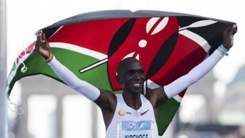 Brilliant Eliud Kipchoge extends his own world marathon record in Berlin Brilliant Eliud Kipchoge extends his own world marathon record in Berlin