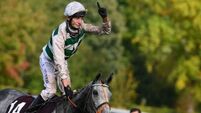Alpinista claims l’Arc de Triomphe crown for Prescott and Morris