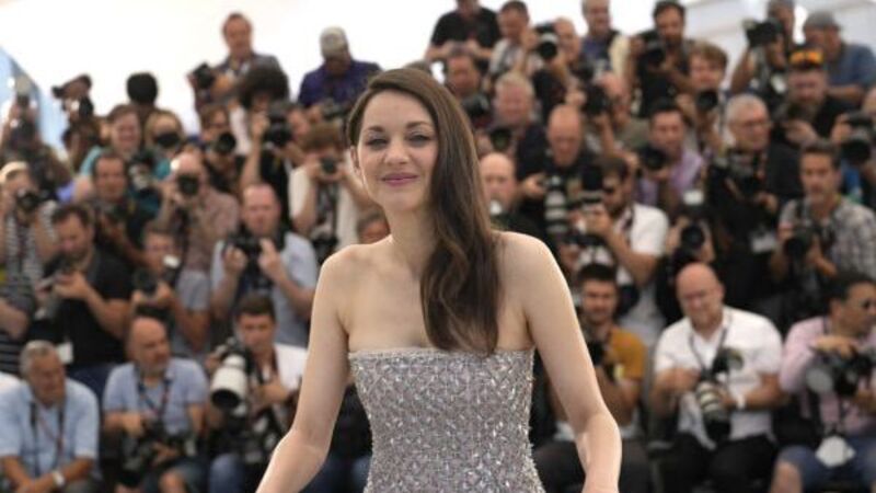 Oscar winners cut off their hair in support of protesters in Iran