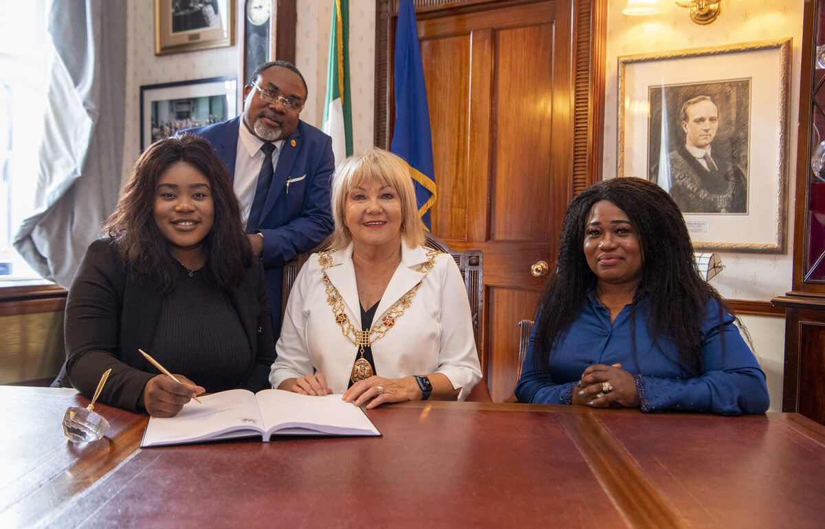 The Lord Mayor of Cork, Cllr. Deirdre Forde at the City Hall, Cork with Cynthia Olan the first black Irish woman to have been called to bar as a qualified Barrister in Cork and Munster province by The Honorable Society of Kings Inns. Included are her parents Ada and Lola Olanrewaju. Picture Dan Linehan The Lord Mayor of Cork, Cllr. Deirdre Forde at the City Hall, Cork with Cynthia Olan the first black Irish woman to have been called to bar as a qualified Barrister in Cork and Munster province by The Honorable Society of Kings Inns. Included are her parents Ada and Lola Olanrewaju. Picture Dan Linehan