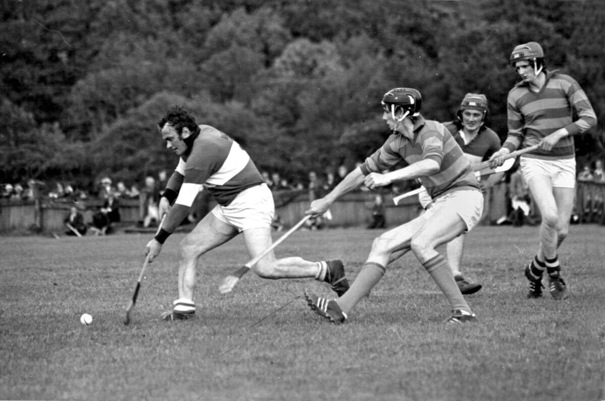Ray Cummins and Eamon O'Donoghue of Blackrock in action against Sars. Ray Cummins and Eamon O'Donoghue of Blackrock in action against Sars.