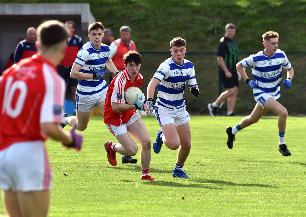  Gerrard O'Shea, Beara, going past Ulthan O'Donovan, Castlehaven. Picture: Dan Linehan