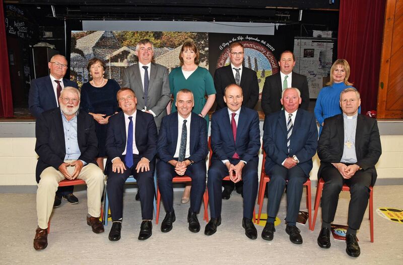 Back Row- Dónal Murray, Jean Geoghegan, first deputy principal of CCS; John Irwin, Secretary General of the ACCS; Lorraine Collins, Deputy Principal; Michael Murphy, Deputy Principal; Pat Looney, Deputy Principal & Tracey Kennedy, former Deputy Principal. Front row- Michael Shields, former Principal; Michael McGrath, Minister for Public Expenditure & Reform; Paul Burke, Principal of Carrigaline Community School; An Taoiseach Micheál Martin; John Hourihan, former Principal & Bishop Fintan Gavin, CCS Trustee. Photo Siobhán Russell Back Row- Dónal Murray, Jean Geoghegan, first deputy principal of CCS; John Irwin, Secretary General of the ACCS; Lorraine Collins, Deputy Principal; Michael Murphy, Deputy Principal; Pat Looney, Deputy Principal & Tracey Kennedy, former Deputy Principal. Front row- Michael Shields, former Principal; Michael McGrath, Minister for Public Expenditure & Reform; Paul Burke, Principal of Carrigaline Community School; An Taoiseach Micheál Martin; John Hourihan, former Principal & Bishop Fintan Gavin, CCS Trustee. Photo Siobhán Russell