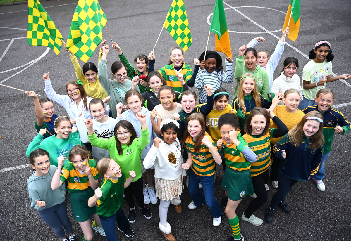  GO ROCKIES.....Fifth class girls are all set to cheer on Blackrock in the County final at Pairc Ui Chaoimh on Sunday. Girls and boys from Beaumont GNS and BNS wore the colours of Blackrock National Hurling Club at school on Thursday. Pic; Larry Cummins
