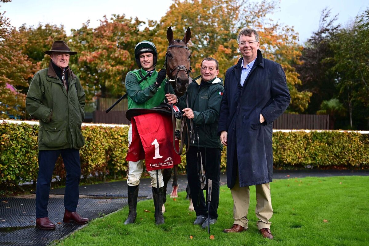 Fan De Blues and winning connections after their The Co-Op Superstores Handicap Chase success.