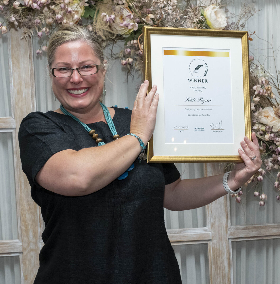 Kate Ryan wither her Irish Food Writing Award.