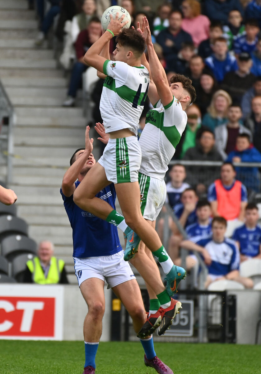 Kanturk's Alan Walsh and Paul Walsh go high with Bantry Blues' Sean O'Leary during the Bon Secours Premier IFC final at Páirc Uí Chaoimh. Picture: Eddie O'Hare Kanturk's Alan Walsh and Paul Walsh go high with Bantry Blues' Sean O'Leary during the Bon Secours Premier IFC final at Páirc Uí Chaoimh. Picture: Eddie O'Hare
