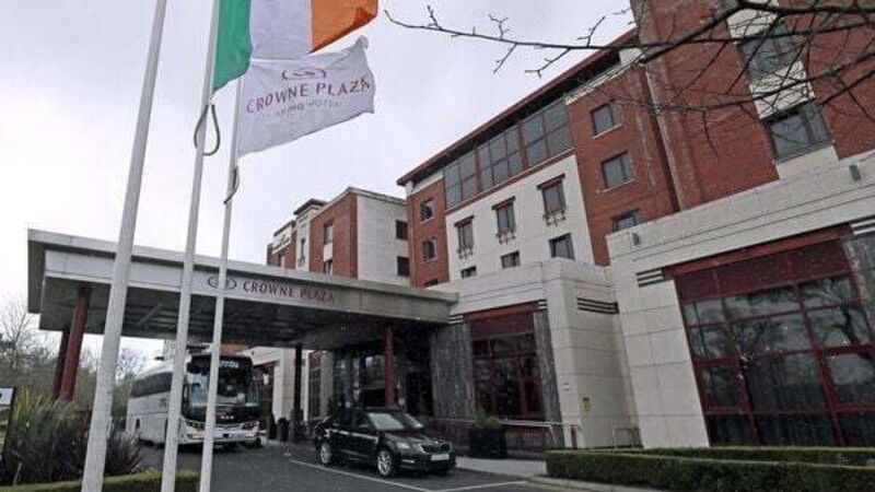 Hundreds of Ukrainian refugees told they must leave Dublin hotel