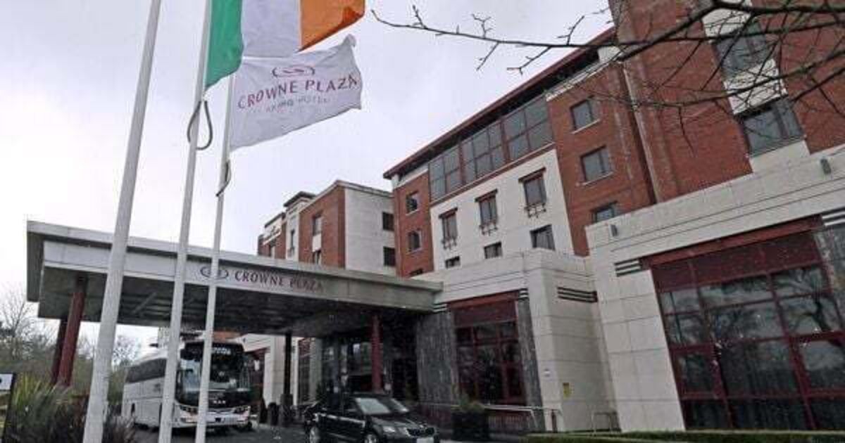 Hundreds of Ukrainian refugees told they must leave Dublin hotel - Vimarsana News