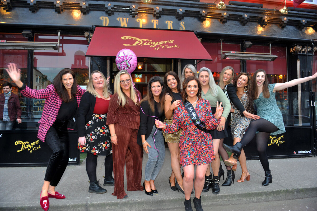  Marie Coleman, Ballinhassig celebrating her birthday with her sister Sarah Buckley and friends at Dwyers of Cork, Washington Street, Cork.  Pic: Larry Cummins