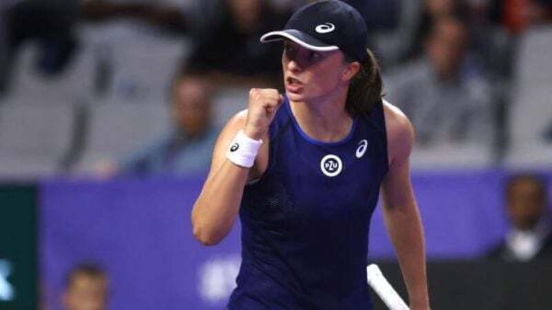 Iga Swiatek advances at WTA Finals while Coco Gauff loses in upset