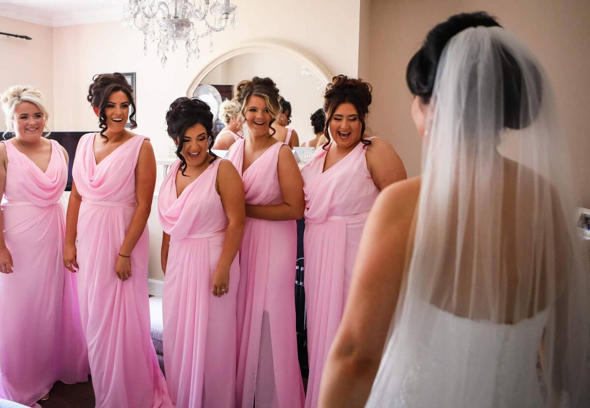 Maid of honour, was Robyn’s sister, Kasey, junior bridesmaid was Jamie’s goddaughter, Kaci Murphy, bridesmaids were Kelly O’Brien, Kimberley O’Driscoll and Niamh O’Donovan. Pictures: Ray Terry Photography
