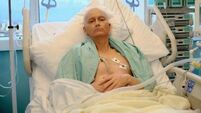 David Tennant recreates photo of poisoned Alexander Litvinenko lying in hospital