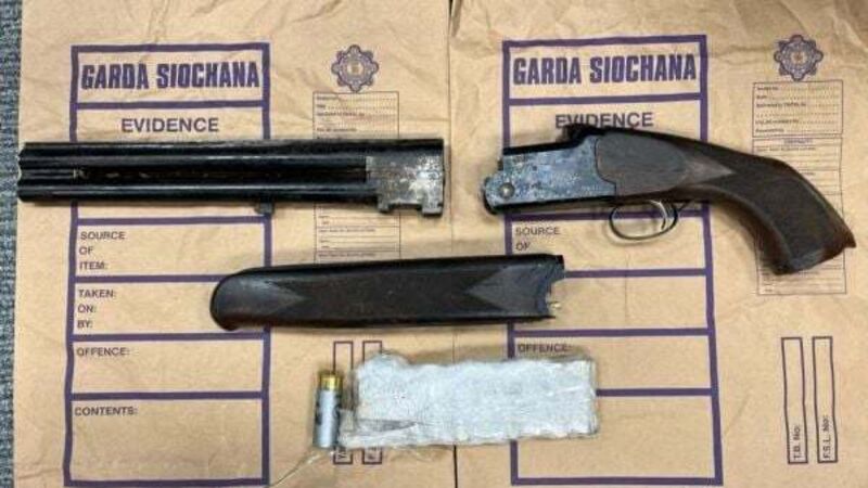 Gardaí find sawn-off shotgun and ammunition in rucksack Gardaí find sawn-off shotgun and ammunition in rucksack