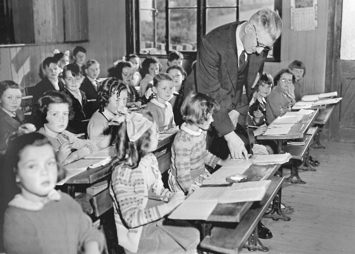 Sean Moylan, then the Minister for Education, visits Mayfield National School, Cork, on April 28, 1952