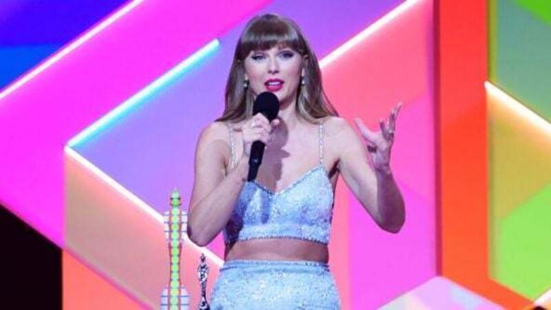 Taylor Swift knocked off top of album chart by Drake and 21 Savage