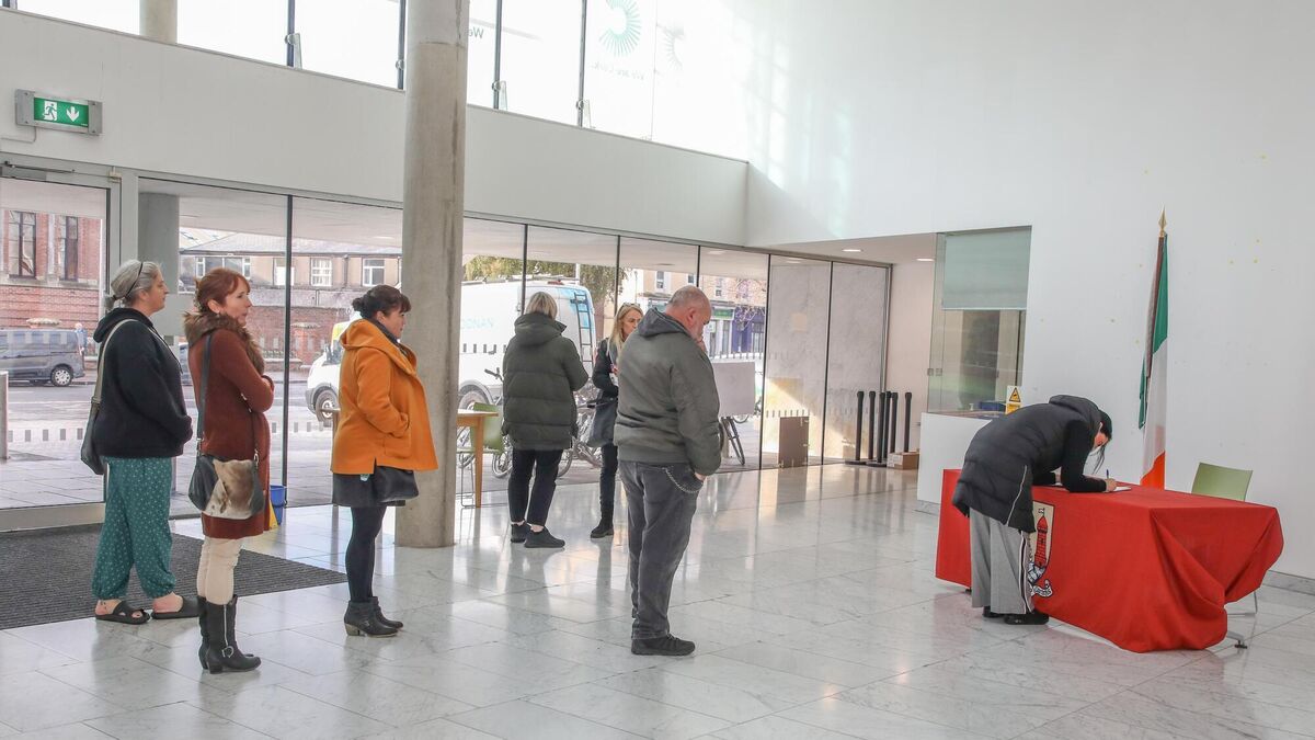 Pics: People sign book of condolences for Vicky Phelan in Cork
