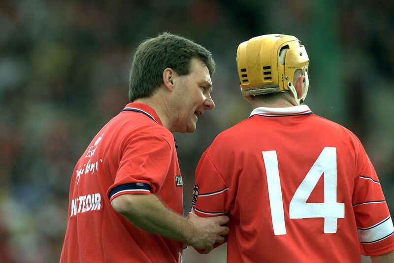 Manager Tom Cashman talks to Joe Deane in the 2001 Munster championship. Picture: INPHO/Patrick Bolger