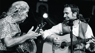 <p class="contextmenu internal_Caption">Colm Fitzparick and legendary musician Finbar Furey playing together in Marbella at Irish Fest 2019. Picture: Johnny Gates. </p>
