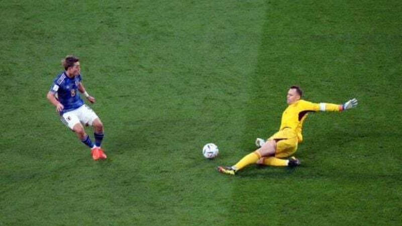 Japan come from behind to stun Germany 2-1