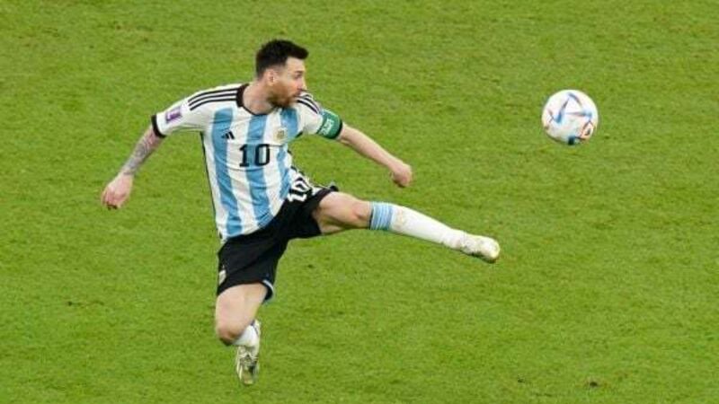 Messi magic guides relieved Argentina past Mexico