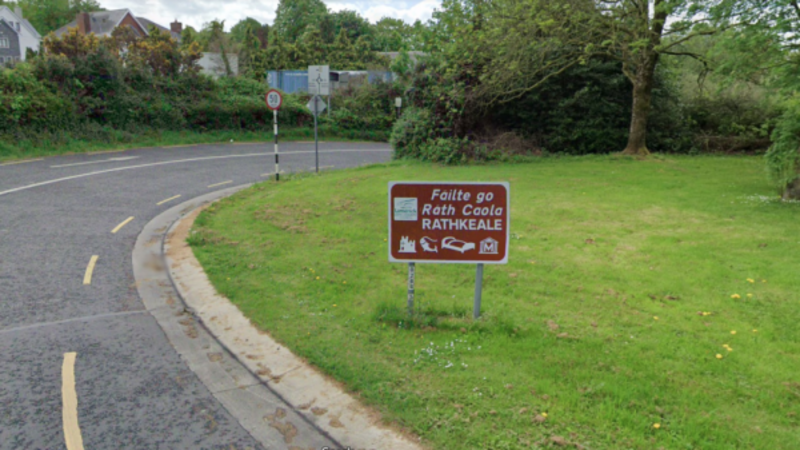 Limerick town on 'knife edge' as arrival of gang sparks fears of Christmas clashes Limerick town on 'knife edge' as arrival of gang sparks fears of Christmas clashes