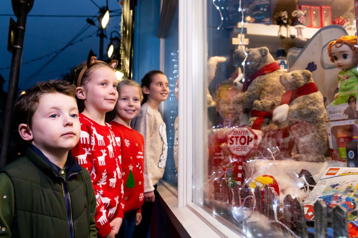 The Mayor of the County of Cork, Cllr Danny Collins is asking everyone to spend time in Cork County this Christmas and support the many local businesses on their doorstep this festive season. Pictured at Stowaway Crafts and Toys Bantry are Aaron Quish (aged 5), Olivia Quish (aged 7), Sophia Quish (aged 8) and Amelia Quish (aged 10). Picture: Alison Miles /OSM PHOTO