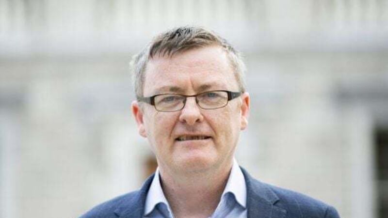 Sinn Féin crisitise Stephen Donnelly's plan to tackle hospital waiting lists Sinn Féin crisitise Stephen Donnelly's plan to tackle hospital waiting lists