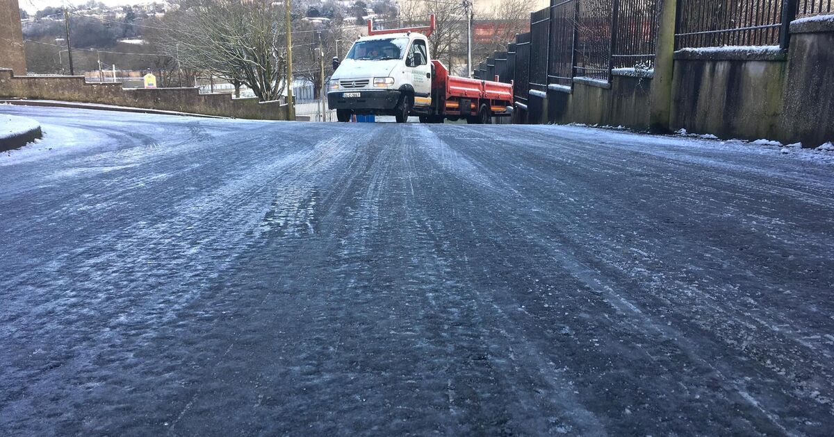 LATEST: Hazardous driving conditions on icy roads in many parts of Cork this morning - Vimarsana News