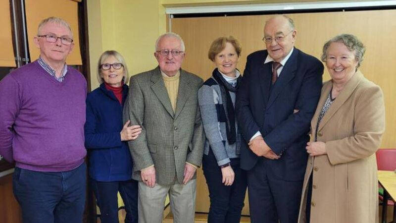 Tugann an dara cnuasach de sheanachas Phatsy Chit léargas ar bhunús ‘An Poc ar Buile’